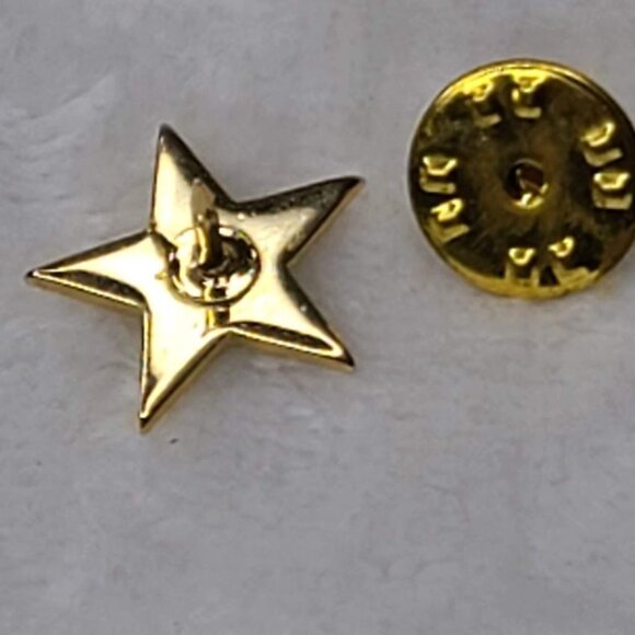 Gold Star Lapel Tack Pin 5 Point Metallic Gold Tone Flat - Picture 6 of 7
